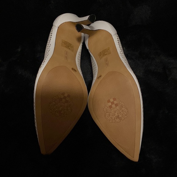 NIB VIBCE Camuto White Leather Heels - Picture 5 of 5